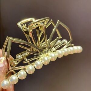 Cute Bow Shaped Rhinestone Crystal Hair Claw With Pearls